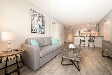 The Suites, Inn Hotels