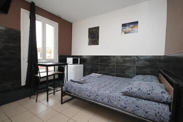 تختخواب و صبحانه 07   Chambre Proche Paris Et Transports Avec Tv Wifi