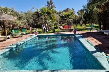 تختخواب و صبحانه Manzal Lahbab