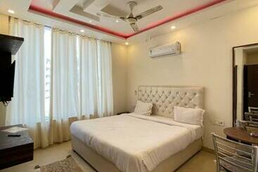 בית מלון כפרי Av Continental