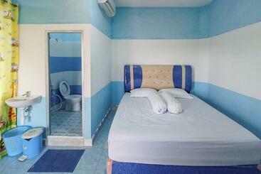 בית מלון כפרי Homestay Papa Mama Syariah Redpartner