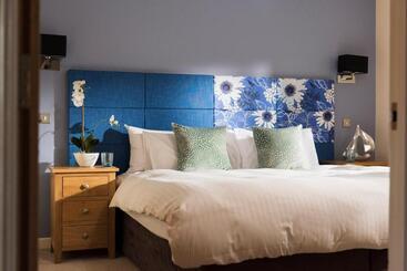 リゾートホテル Pointbreak Sleeps 12 With Hot Tub Great Celebration House Dog Friendly