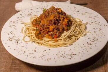 هتل آپارتمان Riivana Tavern