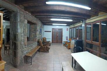 هاستل Cases Altes De Posada