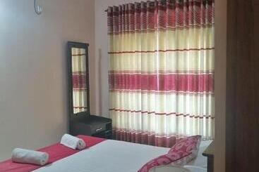 تختخواب و صبحانه Lahiru Airport Villa