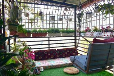 Bed and Breakfast Newa House