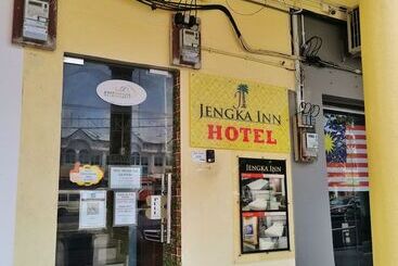 בית מלון כפרי Oyo 90458 Jengka Inn