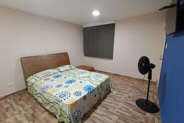 פנסיון Hostal Avanza