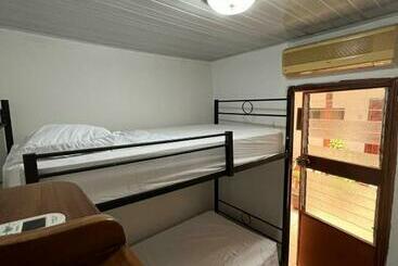پانسیون Hostel Casa Tamarai