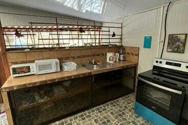 پانسیون Hostel Casa Tamarai
