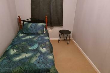 تختخواب و صبحانه City Centre Apartments
