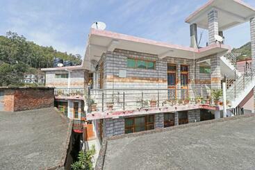 فندق Capital O 86239 Regency And Restaurant