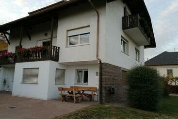 Отель Haus Ebner Eppan An Der Weinstraße St Pauls