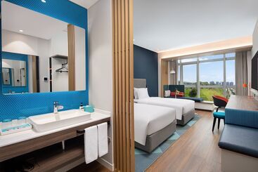 هتل Holiday Inn Express Yibin By Ihg