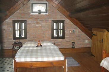 هاستل Fürge Róka Porta