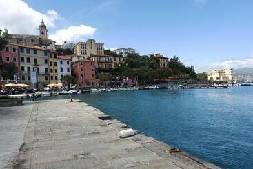 تختخواب و صبحانه Carugio Del Fezzano