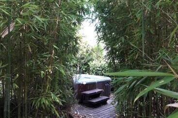 住宿加早餐  La Magnanerie De Camias