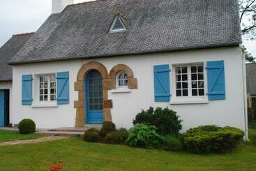 تختخواب و صبحانه Moulin De La Lande