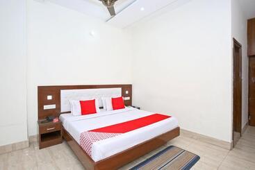 فندق Oyo 12766 Nimantran Resort