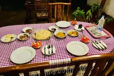 פנסיון Charitha Rest