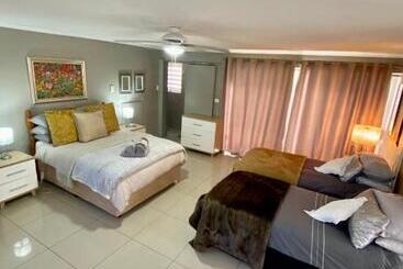 膳宿费 Little Fern Self Catering