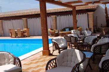 ベッドアンドブレックファースト Villa Carlo Resort