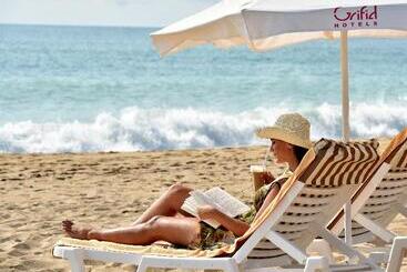 Grifid Metropol Hotel Premium All Inclusive & Private Beach Adults Only