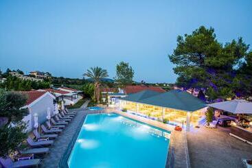 בית מלון כפרי Coral Blue Beach