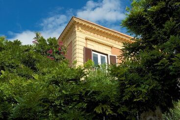 Romantic Hotel & Restaurant Villa Cheta Elite