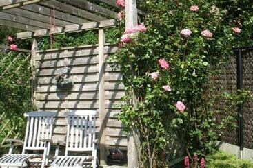 Bed and Breakfast B&logies De Duinroos Koksijde