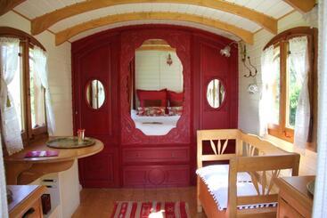 住宿加早餐  La Hulotte