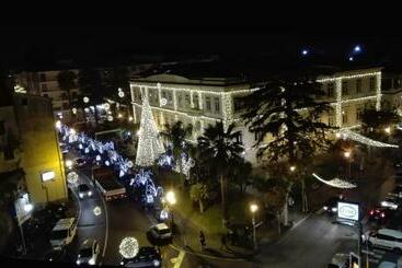 مبيت وإفطار La Piazza