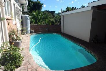 Eagle S Nest B&b/self Catering