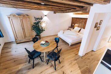 Отель Amplatz 1523   B&b And Suites