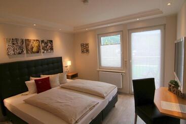 Пансион Ferienweingut Villa Hausmann