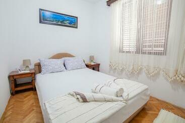 پانسیون Rooms Garden