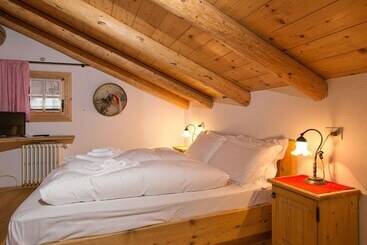 Typical Cottage In Bellamonte Italy With Hot Tub