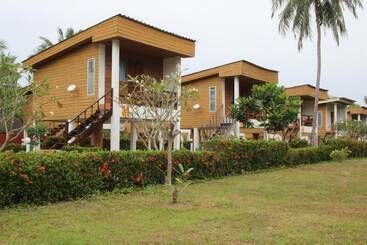 בית מלון כפרי Kohjum Sea Beach Resort