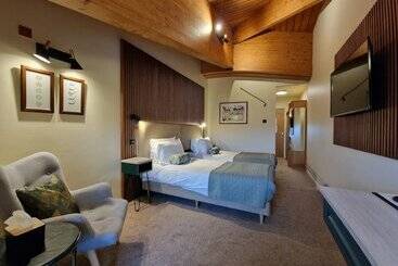 فندق The Dorset Golf