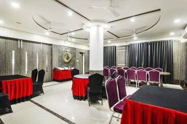 Fabhotel Anmol S Classic Napier Town