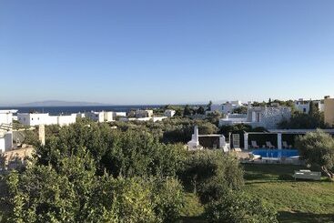 هتل Anezina Village