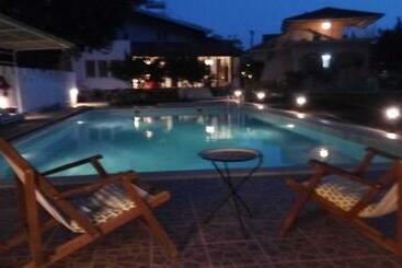 هتل Dalyan Holiday