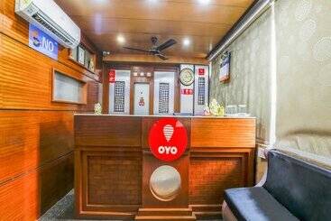 호텔 Madhura Inn By Oyo