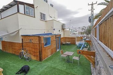 Palma Diving Resort   Hostel