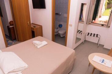 住所  Villa A Mare