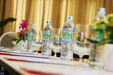 هتل Golden Coast Resort & Spa