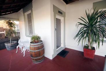هتل My Place Accommodation Albany