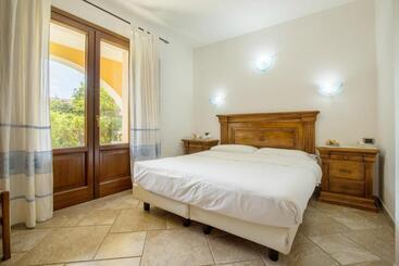 ホテル Sa Suergia