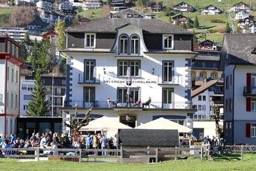 호텔 Ski Lodge Engelberg