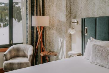 Summit Hotel At Big Sky Resort